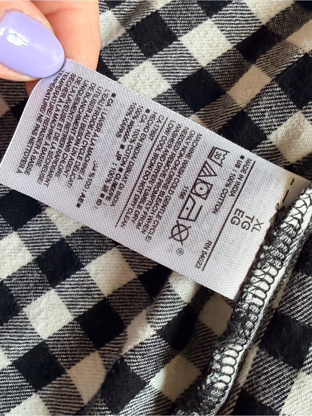 Old Navy Black and White Gingham Button-Down Shirt - Picture 7 of 7